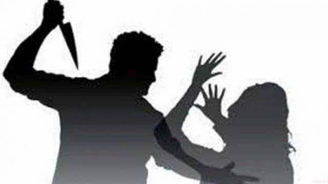 डांस के लिए इंकार किया तो चाकू से हमला कर दिया, पड़ोसी पति – पत्नी घायल