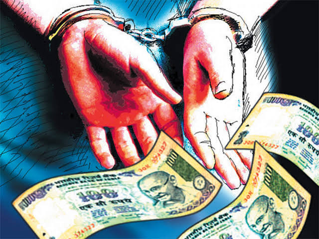 2 सरपंच, एक उपसरपंच रिश्वत लेते गिरफ्तार, ठेकेदार से मांगा था कमीशन